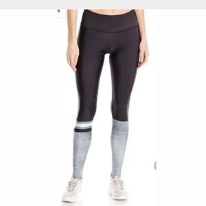 ONZIE HEX GRAPHIC LEGGINGS YOGA DANCE PILATES NWT